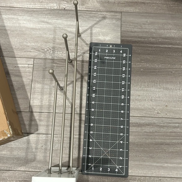 Umbra Trigem Hanging Jewelry Organizer Tiered Tabletop Display - Picture 3 of 8